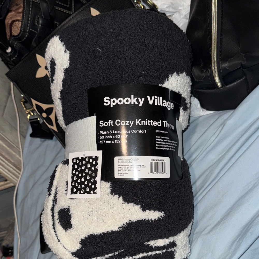 Spooky Village Soft Cozy Knitted Throw Blanket (New)